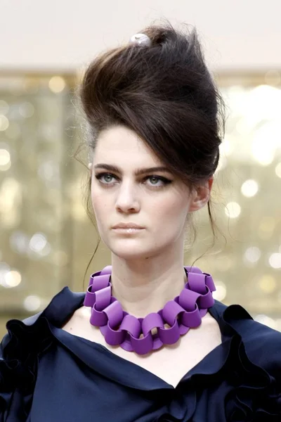 Look 28
